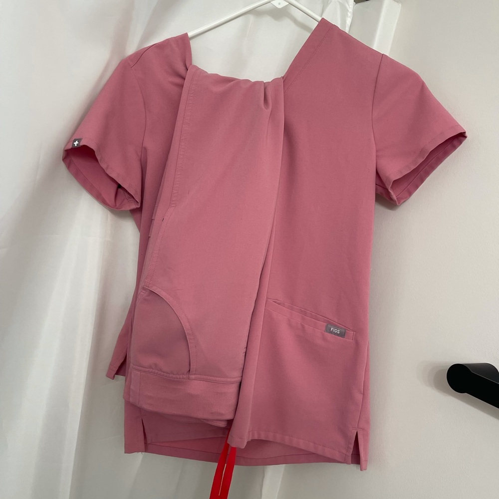 Figs CHALK PINK set